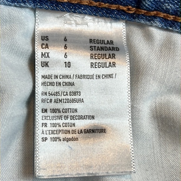 American eagle distressed button fly jeans, size 6 - Picture 4 of 8